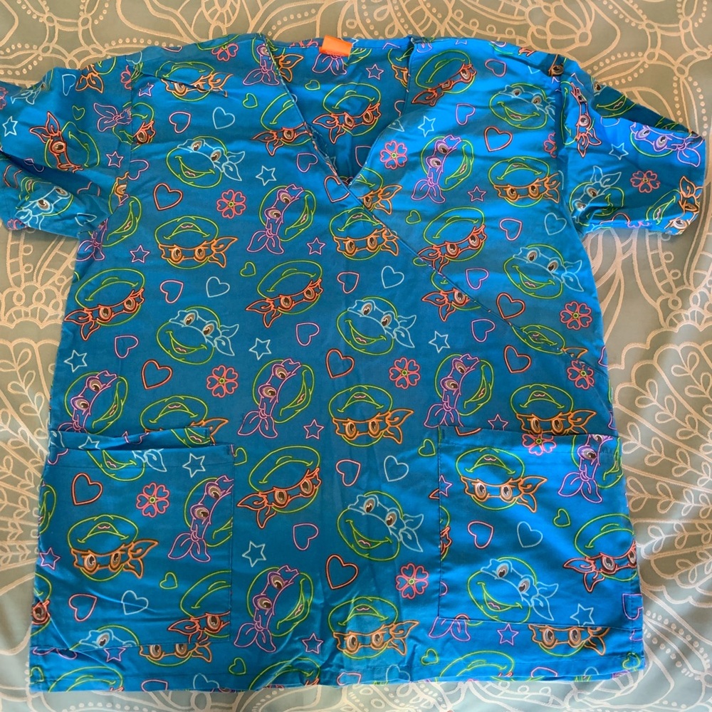 Used xlarge Ninja Turtles scrub top